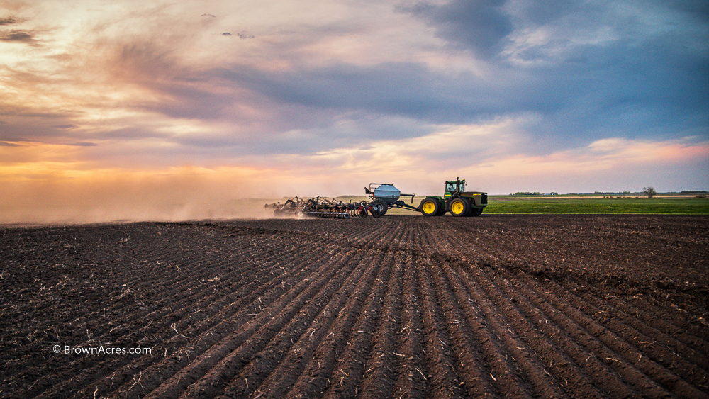 Planting soybeans 9200 John deere Borgault 2320 drill